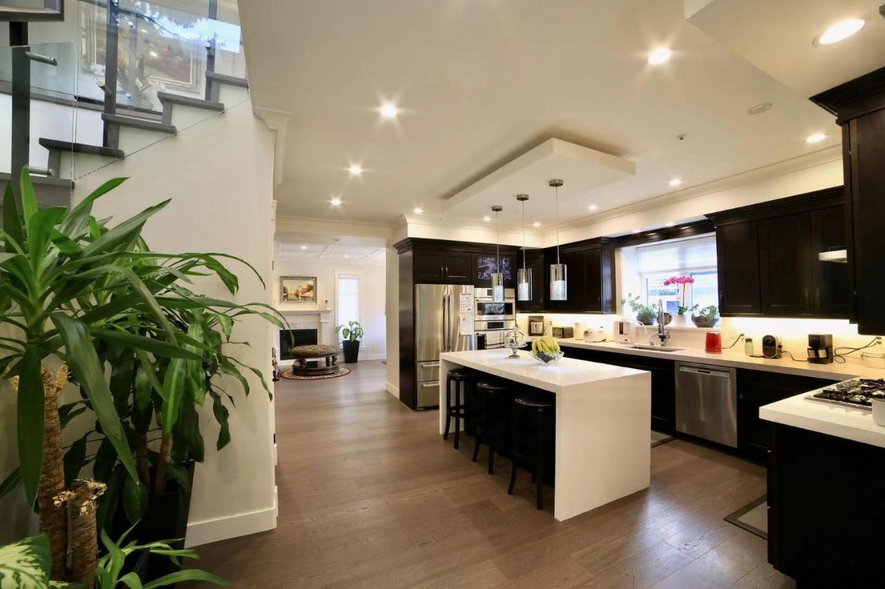 Nice Home Away At Vancouver Near Yvr エクステリア 写真