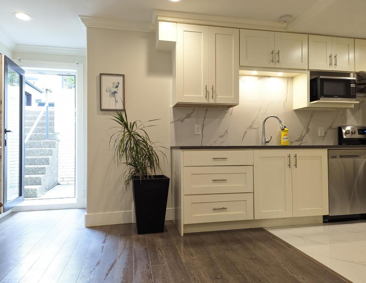 Nice Home Away At Vancouver Near Yvr エクステリア 写真