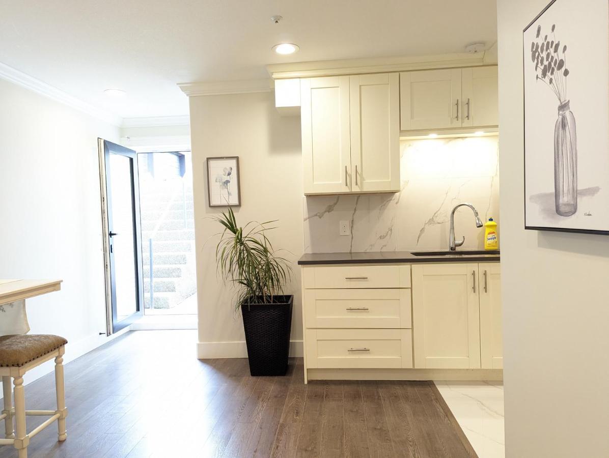 Nice Home Away At Vancouver Near Yvr エクステリア 写真